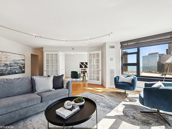 5th image of 401 E Ontario St APT 4302