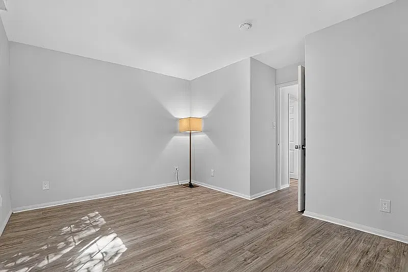 2 bed, 700 sqft, $3,950 — Photo 4