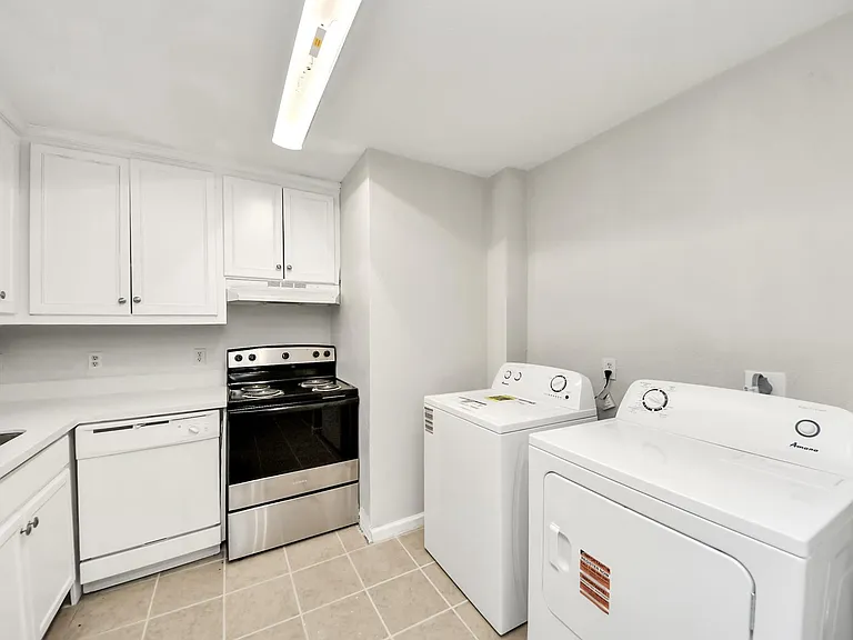 3910 Hoffman St #3 — Photo 16