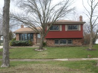 708 Webley Ct, Schaumburg, IL 60193