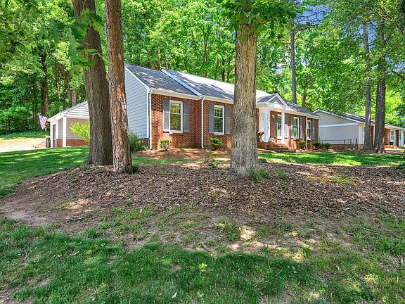 3rd image of 901 Winter Wood Dr