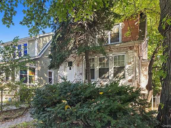 4th image of 3814 Secor Avenue