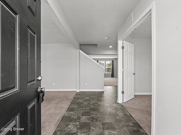 3rd image of 302 Boulders West Dr