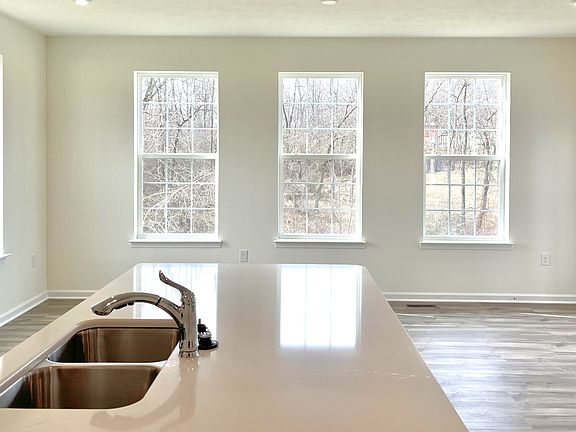 4th image of 307 Dana Dr