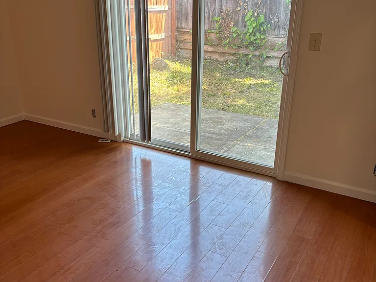 3760 Peacock Ct #6 — Photo 11