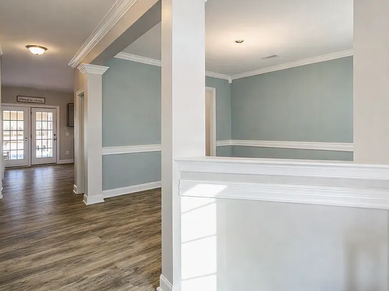 104 Edmer Ln — Photo 2