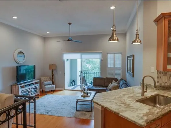 740 Coral Reef Dr, Tampa, FL 33602