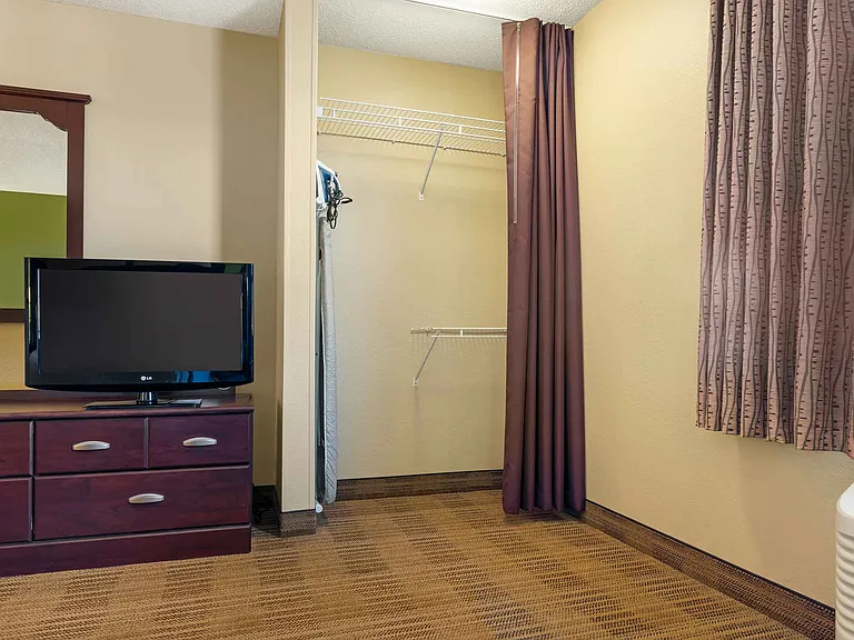 Studio Suite - 1 Queen Bed