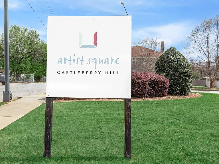 Artist Square — Photo 3