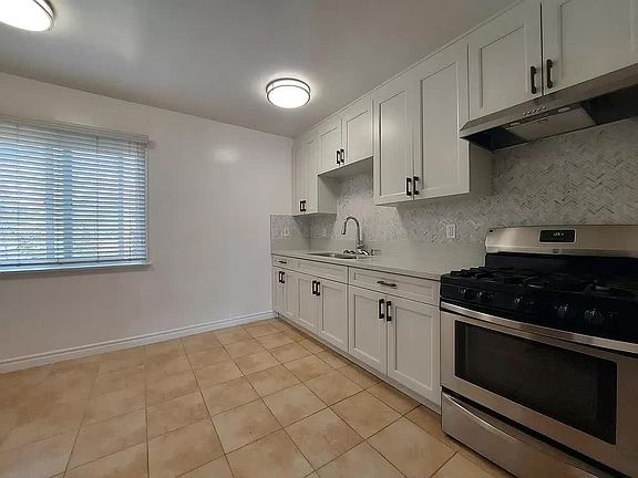 4th image of 3713 1/2 Selby Ave #1/2
