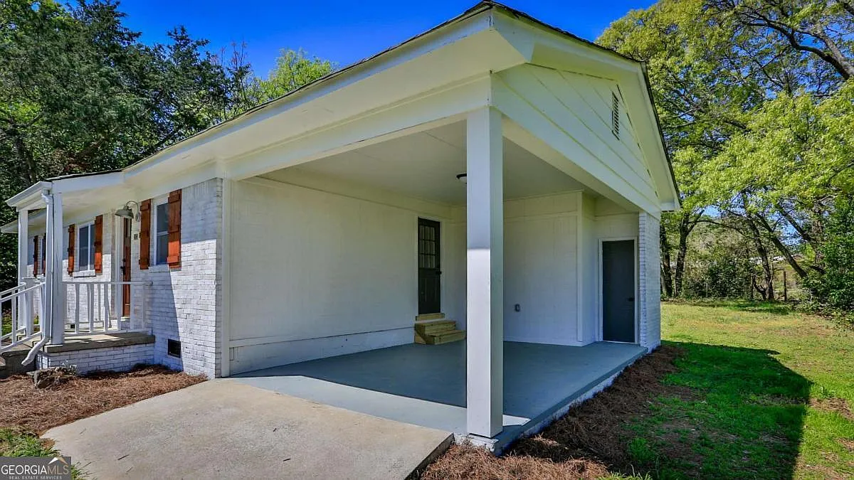 3 bed, 2.0 bath, $1,850 — Photo 3