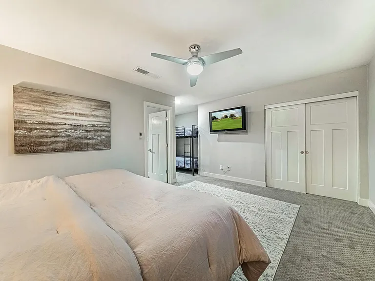 4623 E Earll Dr — Photo 9