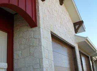 104 West St, Comfort, TX 78013