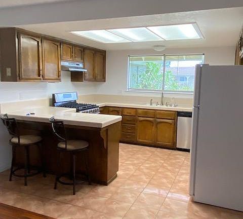 3rd image of 370 El Cerrito