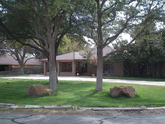1st image of 10 Woodhaven Dr