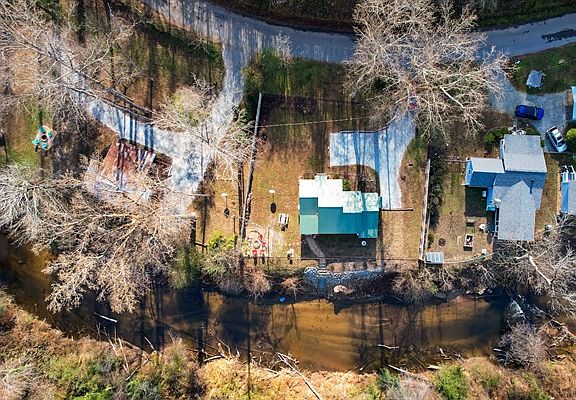 2nd image of 200 Laurel And Hardy Lake Rd