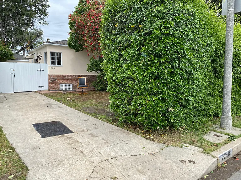 2710 Stoner Ave — Photo 2
