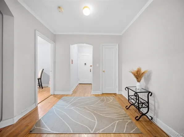 98-120 Queens Boulevard image 3 of 29