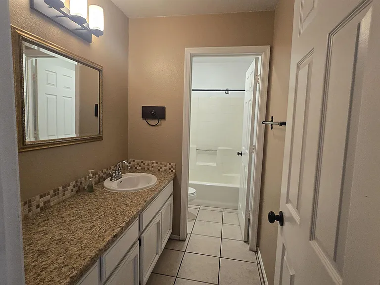 1541 S 34th Ave — Photo 10