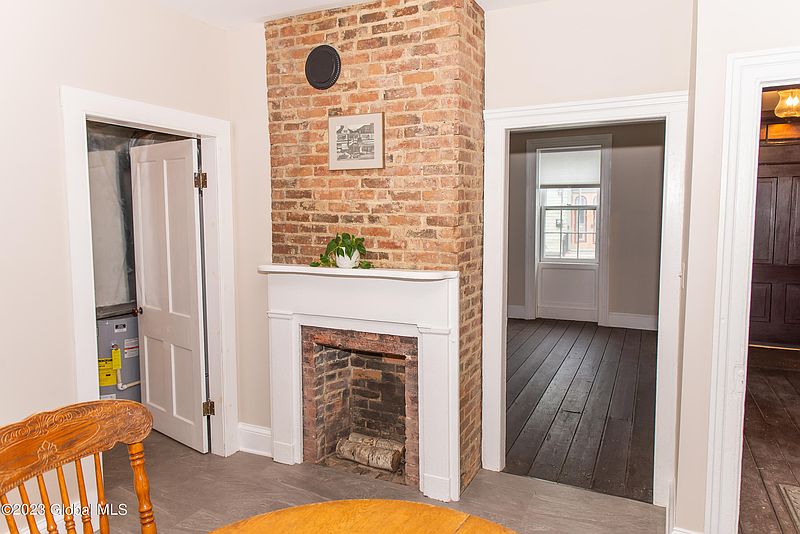 5th image of 123 N Ferry Street