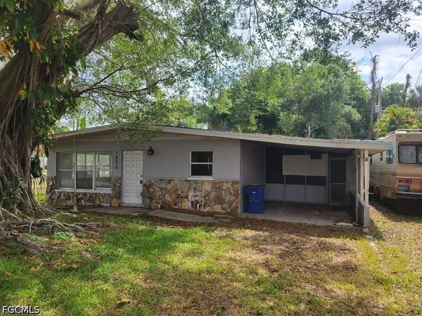 1270 Pinecrest St, North Fort Myers, FL 33903