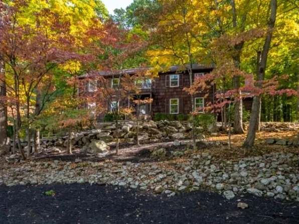 30 Cardinal Dr, Hackettstown, NJ 07840