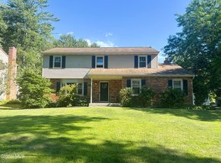 39 Frederick Pl, Delmar, NY 12054