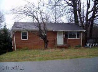 103 S Cedar Ave, Siler City, NC 27344