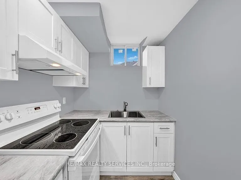 93 Bologna Rd #LOWER — Photo 6