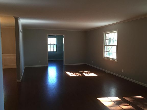 2nd image of 104 Winston Pl APT B