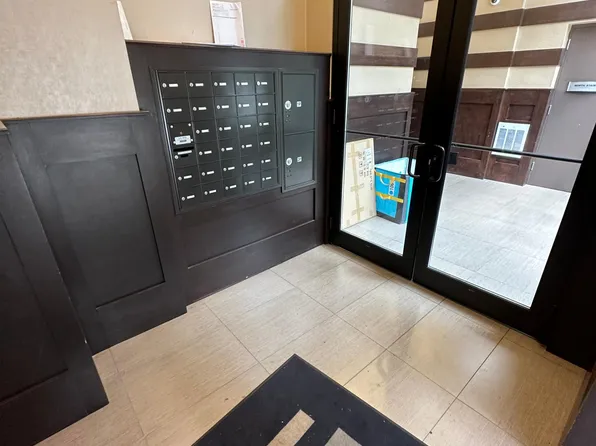 2001 Hudson Terrace image 13 of 15