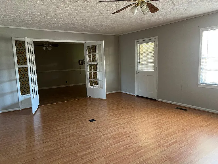 444 Fling Rd — Photo 7