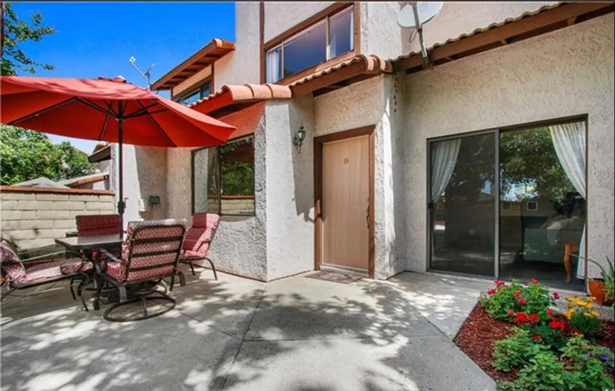 3 bed, 2.5 bath, 1482 sqft, $3,000 — Photo 1