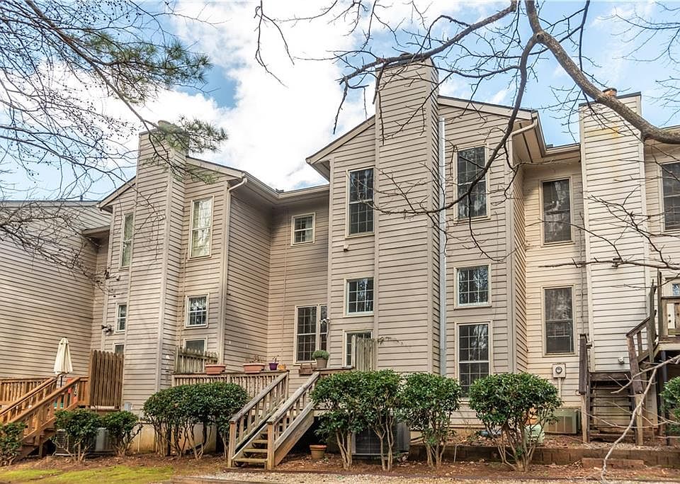 2nd image of 404 Brandywine Cir