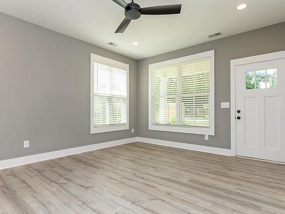 5th image of 4 Plum Dr