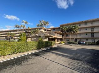 9300 SW 8th St APT 403, Boca Raton, FL 33428