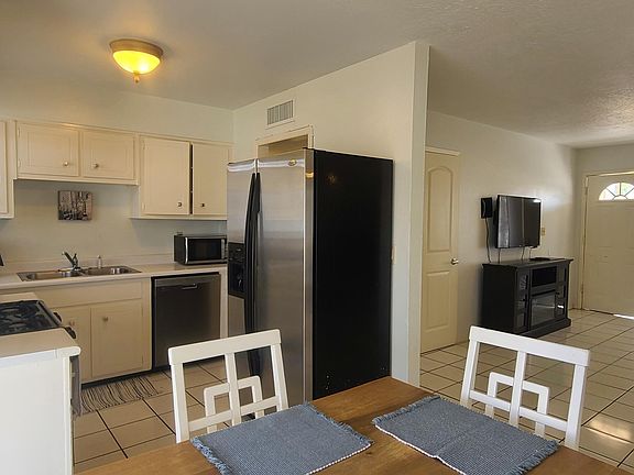 4th image of 5549 Sarah Anne Ave
