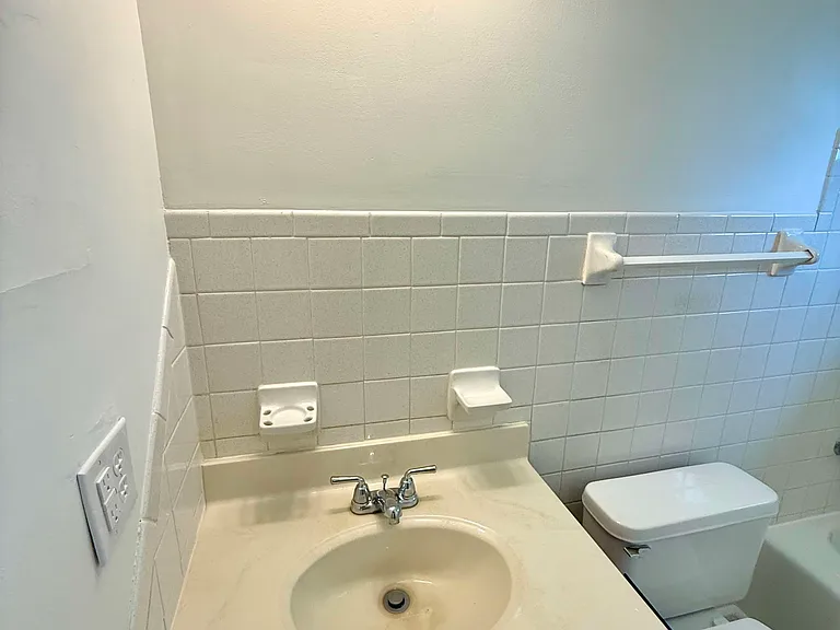 6031 Carrollton Ave — Photo 21