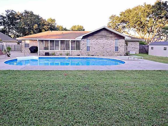 3rd image of 2765 Belle Meadow Ct