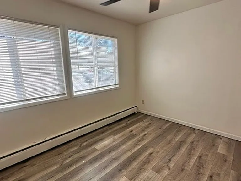 2544 Union St — Photo 38