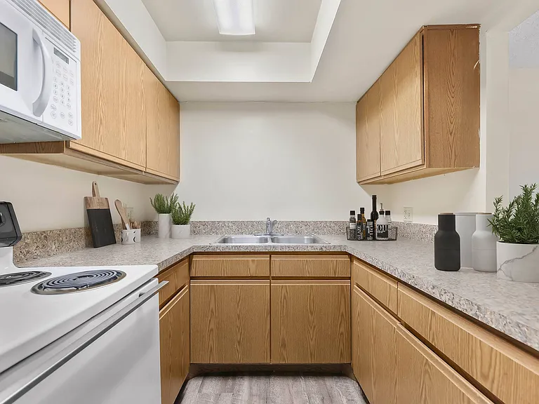 Indian Valley Apartments — Photo 8