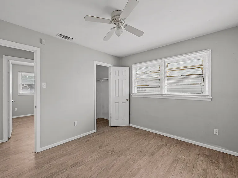 2612 E Auburn St — Photo 19