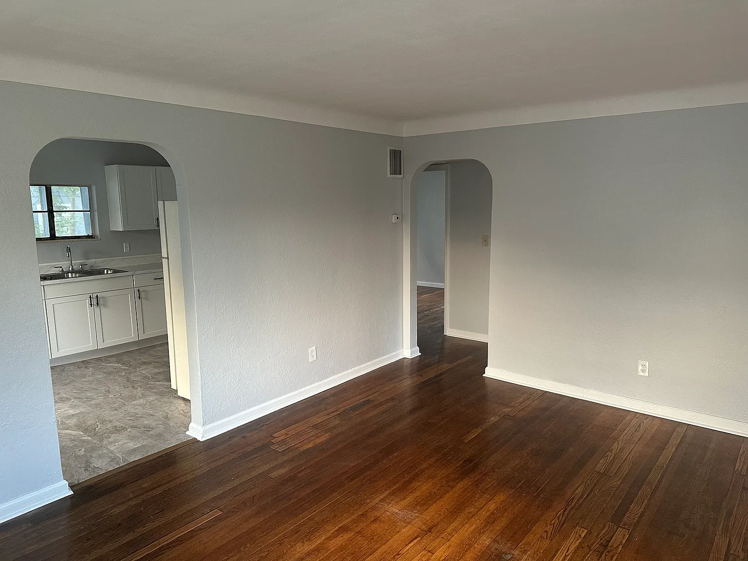 2 bed, 1322 sqft, $2,299 — Photo 2