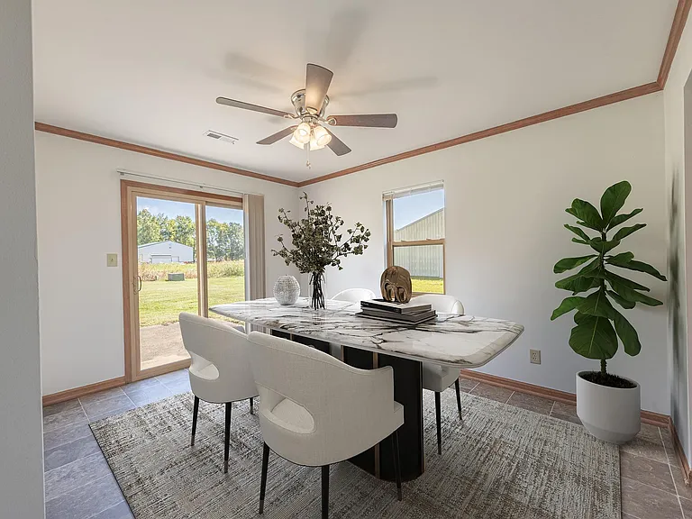 10760 Oak Blvd — Photo 12