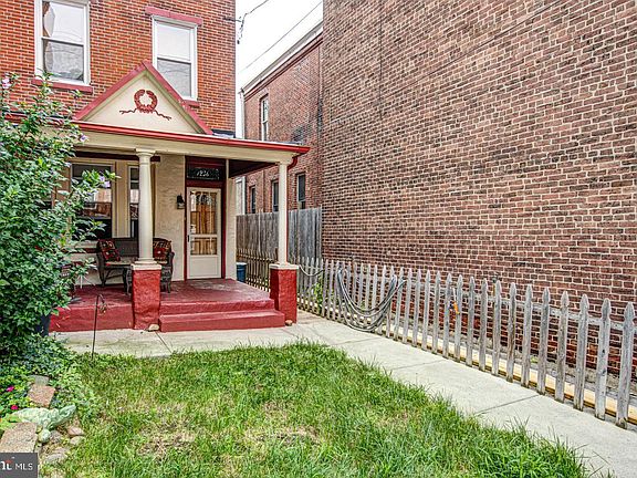 2nd image of 1236 Marlborough St