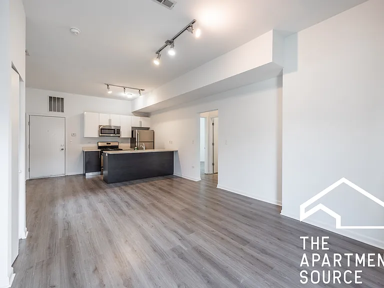 2022 S Throop St #2W — Photo 8