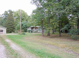 4625 W Lagoon Rd, West Farmington, OH 44491