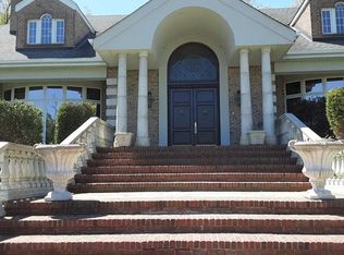 11 Big Ramapo Rd, Saddle River, NJ 07458