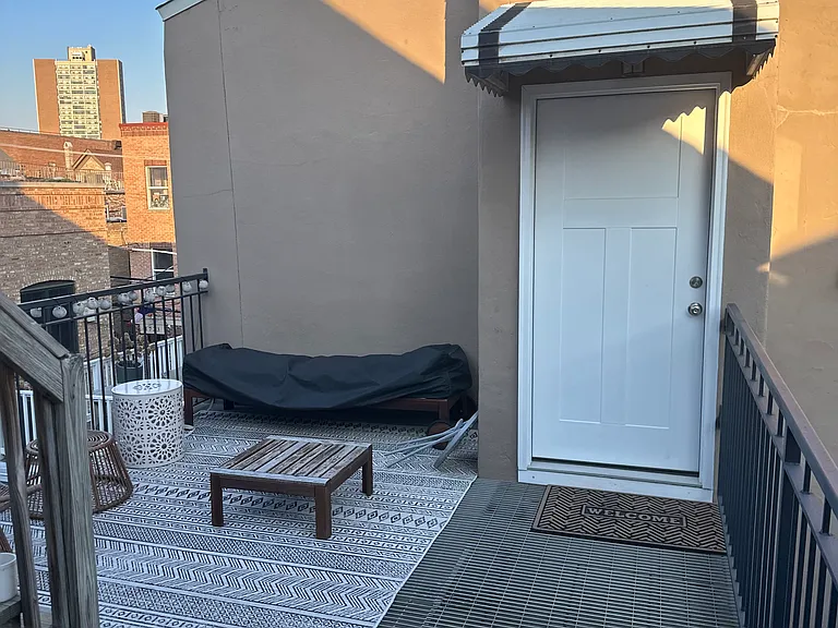 1719 N Hudson Ave #2R — Photo 1
