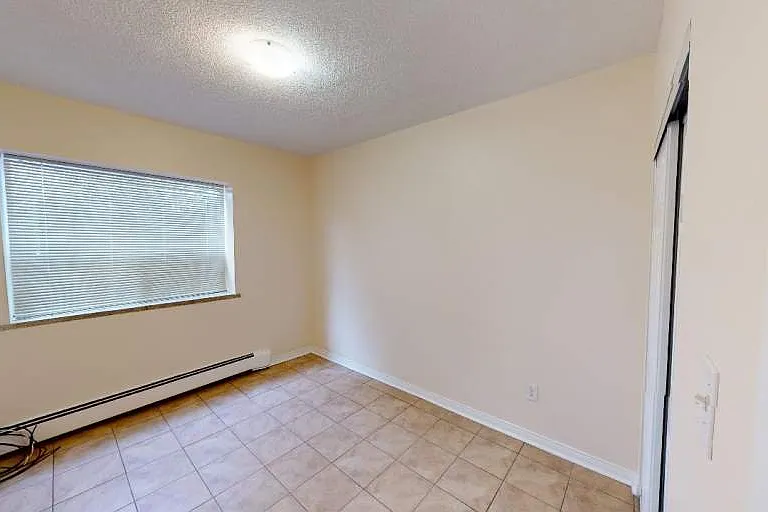 506 Danforth Rd #BACHELOR DEN — Photo 15